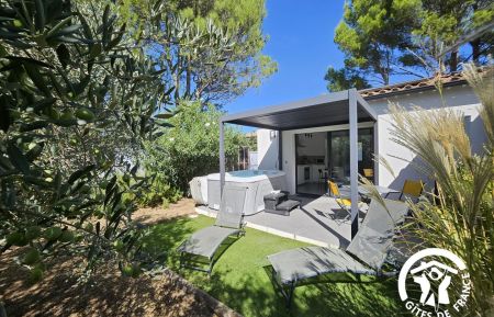 G&icirc;te n&deg;84G3769 Carpentras - Vaucluse - photo