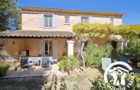 G&icirc;te n&deg;84G2185 Goult - Vaucluse - photo