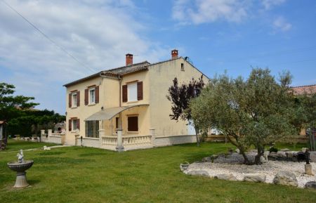 Chambre d'h&ocirc;tes n&deg;84G1540 Robion - Vaucluse - photo