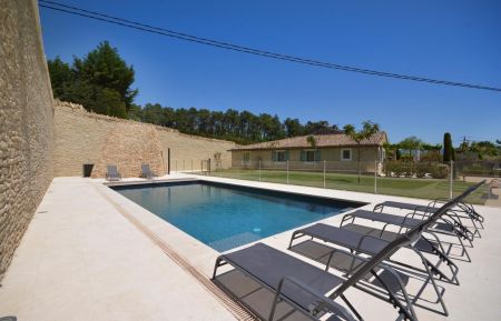 G&icirc;te n&deg;84G875 Gordes - Vaucluse - photo