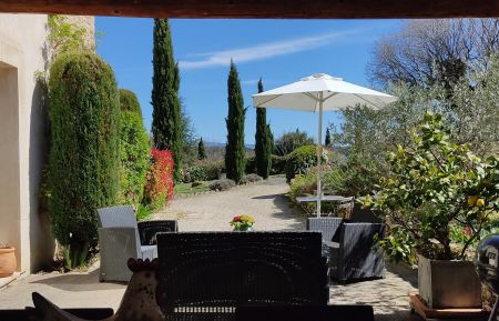 G&icirc;te n&deg;84G3516 Murs - Vaucluse - photo