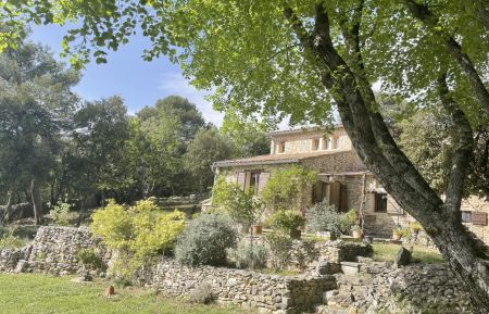G&icirc;te n&deg;84G789 Saint-Saturnin-l&egrave;s-Apt - Vaucluse - photo