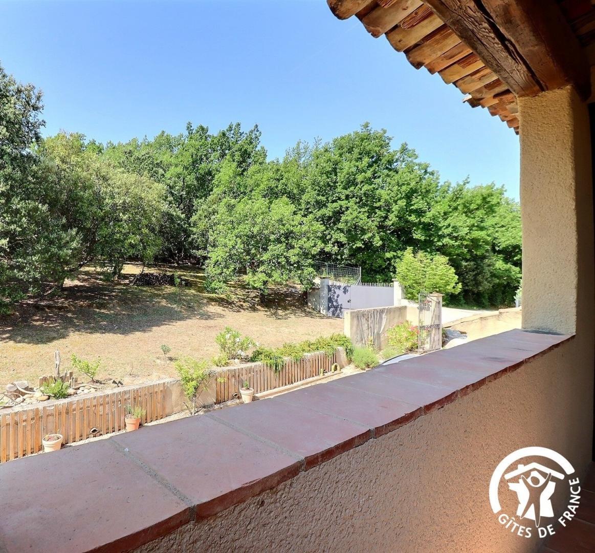 Les Chambres du Luberon, du balcon, vue sur le sous-bois photo 23