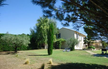 G&icirc;te n&deg;84G3430 Malauc&egrave;ne - Vaucluse - Ferme proven&ccedil;ale , calme , au pied de Mont-Ventoux