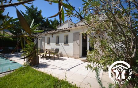 G&icirc;te n&deg;84G4352 Robion - Vaucluse - photo