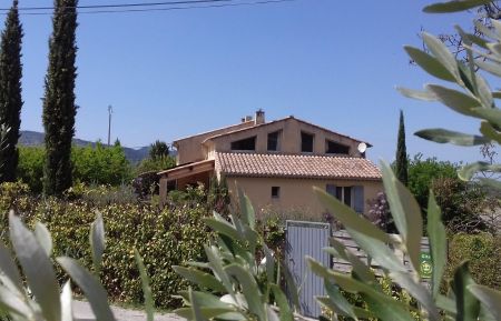 vue sur maison Chambre d'hôtes n°84G1528 Malaucène - Vaucluse - vue sur maison