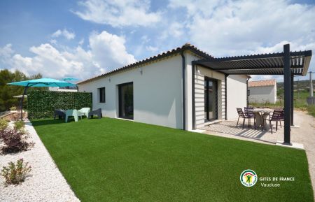 G&icirc;te n&deg;84G3553 Villes-sur-Auzon - Vaucluse - photo
