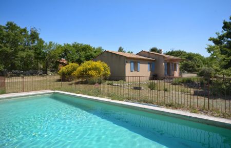 G&icirc;te n&deg;84G489 Lacoste - Vaucluse - photo