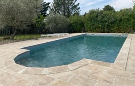 G&icirc;te n&deg;84G2822 Malauc&egrave;ne - Vaucluse - piscine