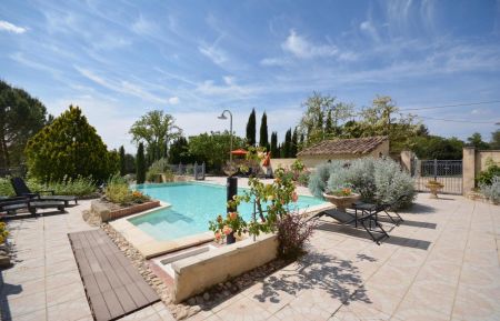 G&icirc;te n&deg;84G716 Loriol-du-Comtat - Vaucluse - photo
