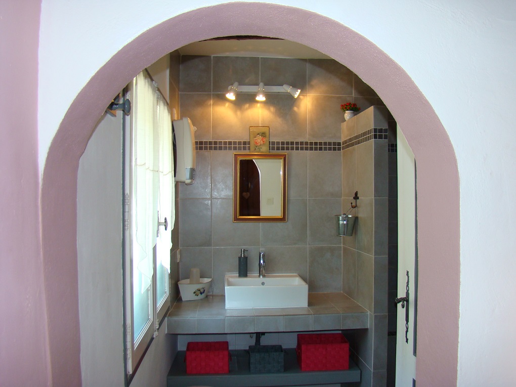 salle d'eau avec douche à l'italienne COEUR DE PIGEON photo 22