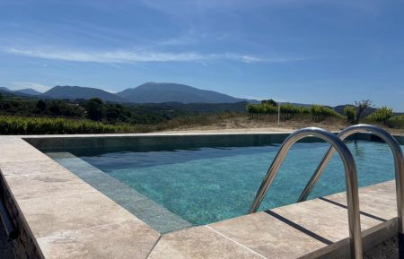 Piscine vue sur le Mont Ventoux Gîte n°84G2501 Puyméras - Vaucluse - Piscine vue sur le Mont Ventoux
